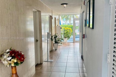 Снять в аренду кондоминиум в Норт-Бей-Виллидж, Флорида 1 спальня, 57.6м2, № 2004245 - фото 4