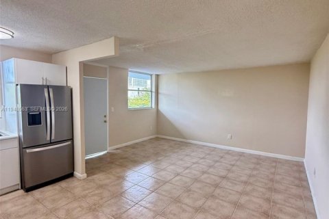 Снять в аренду кондоминиум в Норт-Бей-Виллидж, Флорида 1 спальня, 57.6м2, № 2004245 - фото 11