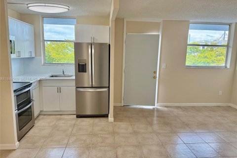 Снять в аренду кондоминиум в Норт-Бей-Виллидж, Флорида 1 спальня, 57.6м2, № 2004245 - фото 14