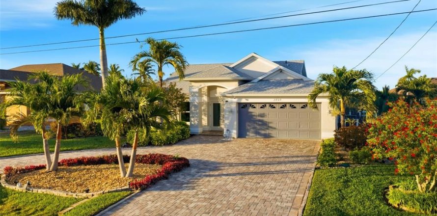 Villa ou maison à Cape Coral, Floride 3 chambres, 131.92 m2 № 2220290