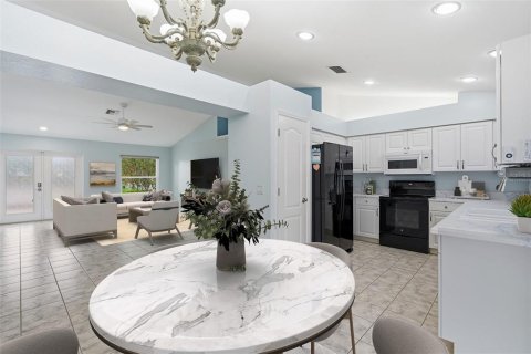 Villa ou maison à vendre à Cape Coral, Floride: 3 chambres, 131.92 m2 № 2220290 - photo 12