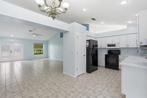 Villa ou maison à vendre à Cape Coral, Floride: 3 chambres, 131.92 m2 № 2220290 - photo 11