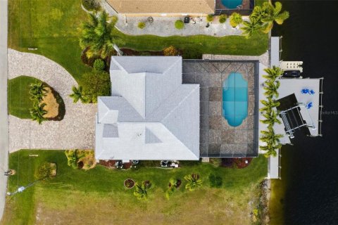 Villa ou maison à vendre à Cape Coral, Floride: 3 chambres, 131.92 m2 № 2220290 - photo 2