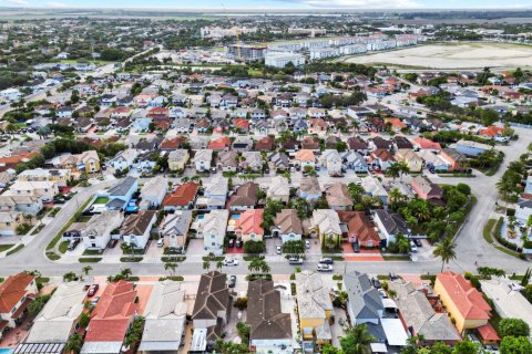 Купить виллу или дом в Майами, Флорида 3 спальни, 145.48м2, № 1971854 - фото 7