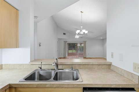 Copropriété à vendre à Sarasota, Floride: 2 chambres, 128.95 m2 № 2149507 - photo 13