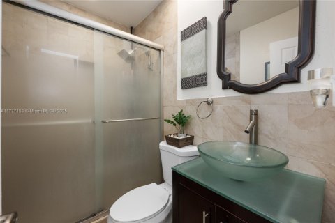 Casa en venta en Miami, Florida, 4 dormitorios, 183.39 m2 № 2058758 - foto 22