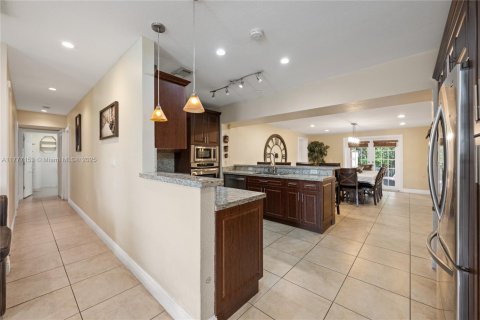 Casa en venta en Miami, Florida, 4 dormitorios, 183.39 m2 № 2058758 - foto 11