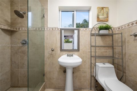 Casa en venta en Miami, Florida, 4 dormitorios, 183.39 m2 № 2058758 - foto 30