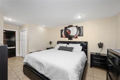 Casa en venta en Miami, Florida, 4 dormitorios, 183.39 m2 № 2058758 - foto 16