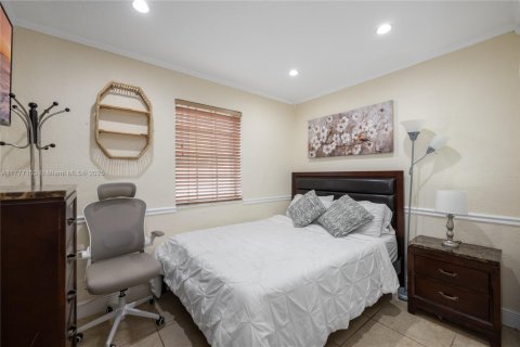 Casa en venta en Miami, Florida, 4 dormitorios, 183.39 m2 № 2058758 - foto 21