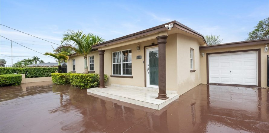 Casa en Miami, Florida 4 dormitorios, 183.39 m2 № 2058758