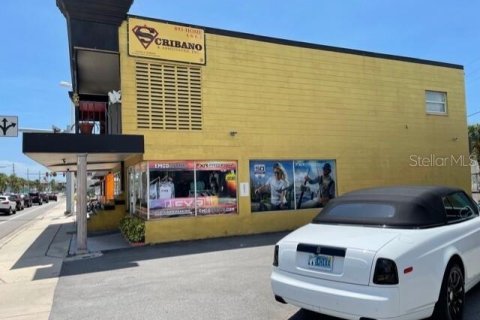Propiedad comercial en alquiler en Saint Pete Beach, Florida, 88.26 m2 № 1767975 - foto 2