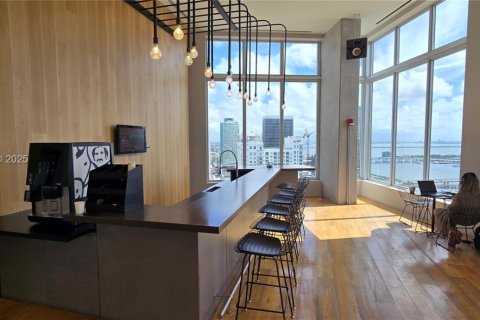 Condo in Miami, Florida, 1 bedroom № 1947673 - photo 11