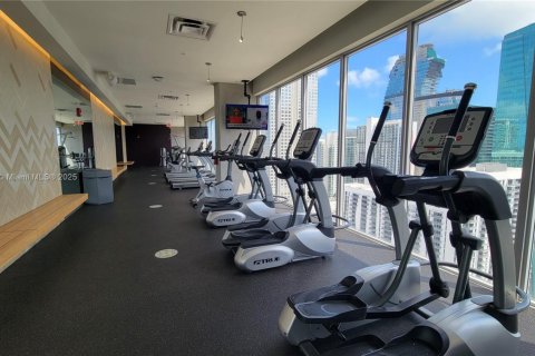 Condo in Miami, Florida, 1 bedroom № 1947673 - photo 4