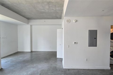 Condo in Miami, Florida, 1 bedroom № 1947673 - photo 6