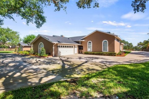 House in Montverde, Florida 3 bedrooms, 335.01 sq.m. № 1735463 - photo 5