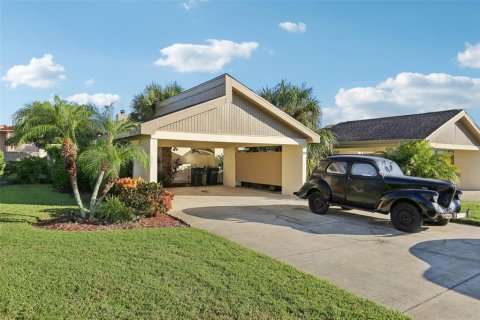 House in Oldsmar, Florida 3 bedrooms, 153.29 sq.m. № 1847301 - photo 3