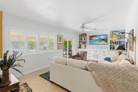 House in Oakland Park, Florida 3 bedrooms, 182.27 sq.m. № 2262225 - photo 14