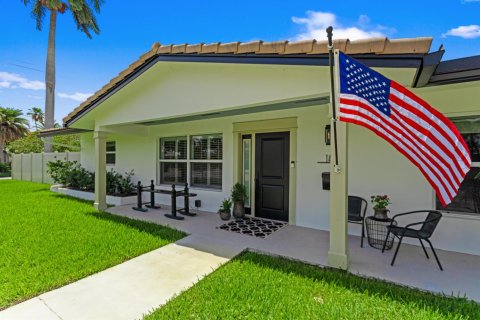 House in Oakland Park, Florida 3 bedrooms, 182.27 sq.m. № 2262225 - photo 4