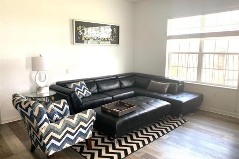 Condo in Orlando, Florida, 3 bedrooms  № 2225784 - photo 23