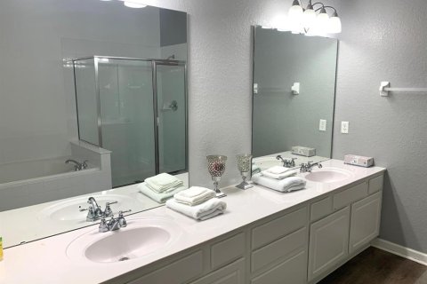 Condo in Orlando, Florida, 3 bedrooms  № 2225784 - photo 15