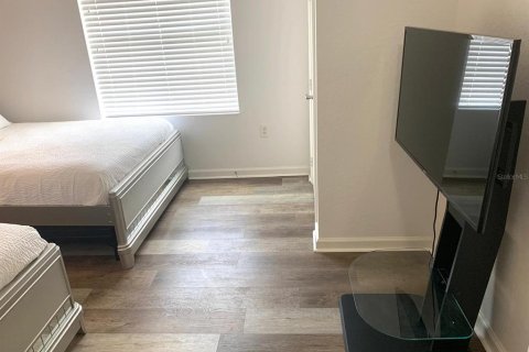 Condo in Orlando, Florida, 3 bedrooms  № 2225784 - photo 14
