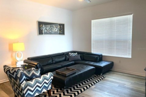 Condo in Orlando, Florida, 3 bedrooms  № 2225784 - photo 19