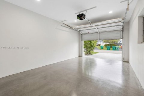 House in Tamarac, Florida 3 bedrooms, 116.78 sq.m. № 2179580 - photo 20