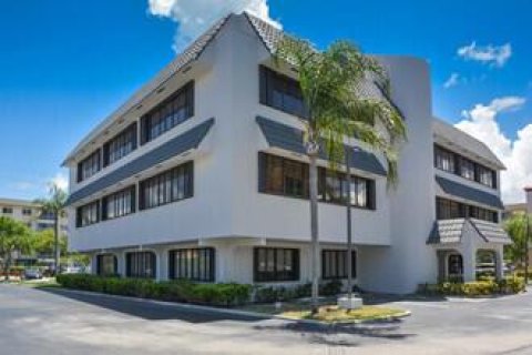 Propiedad comercial en alquiler en Boca Raton, Florida № 1216118 - foto 1