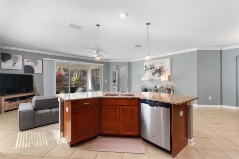 House in Davenport, Florida 4 bedrooms, 210.8 sq.m. № 2200823 - photo 7