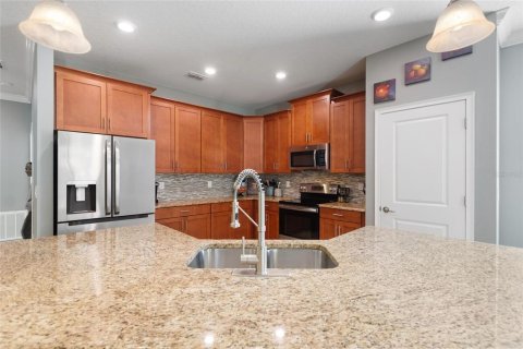 House in Davenport, Florida 4 bedrooms, 210.8 sq.m. № 2200823 - photo 6
