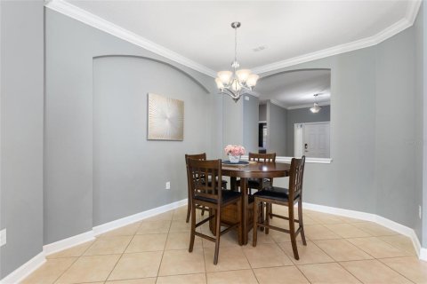 House in Davenport, Florida 4 bedrooms, 210.8 sq.m. № 2200823 - photo 14
