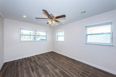 Casa en venta en Saint Petersburg, Florida, 2 dormitorios, 106.37 m2 № 1562122 - foto 3