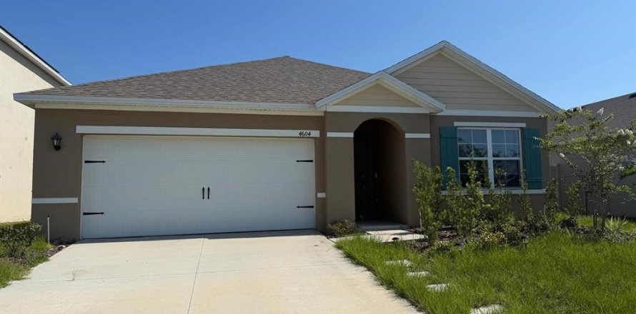 House in Haines City, Florida 3 bedrooms, 160.26 sq.m. № 2198809