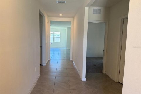 House in Haines City, Florida 3 bedrooms, 160.26 sq.m. № 2198809 - photo 2