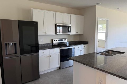 House in Haines City, Florida 3 bedrooms, 160.26 sq.m. № 2198809 - photo 6