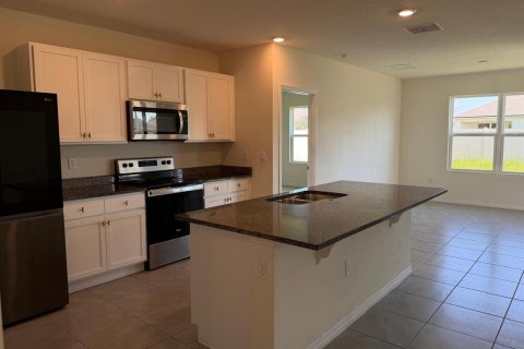 House in Haines City, Florida 3 bedrooms, 160.26 sq.m. № 2198809 - photo 10