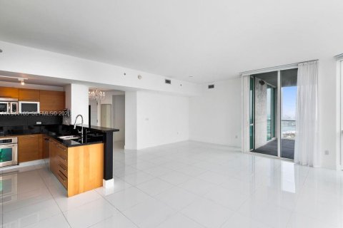Condo in Miami, Florida, 3 bedrooms № 2060111 - photo 14