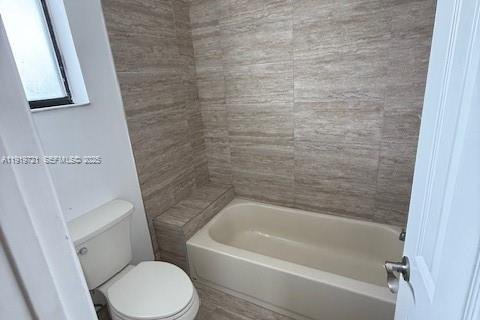 Снять в аренду таунхаус в Майами, Флорида 3 спальни, 170.94м2, № 1991728 - фото 11