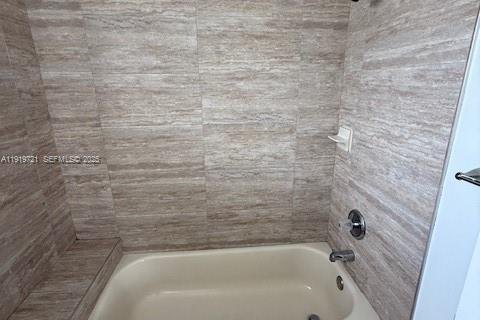 Снять в аренду таунхаус в Майами, Флорида 3 спальни, 170.94м2, № 1991728 - фото 10