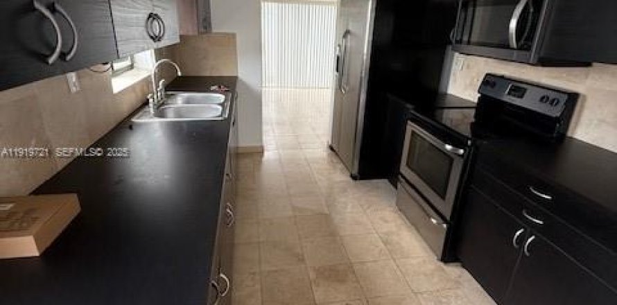 Таунхаус в Майами, Флорида 3 спальни, 170.94м2 № 1991728