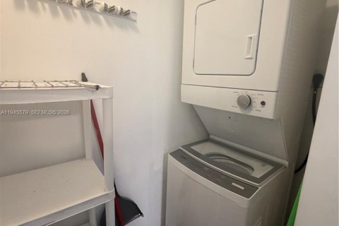 Снять в аренду кондоминиум в Майами, Флорида 2 спальни, 86.31м2, № 2001872 - фото 26