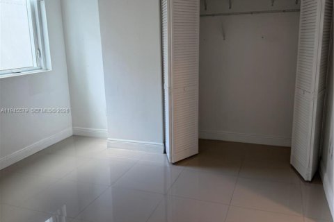 Снять в аренду кондоминиум в Майами, Флорида 2 спальни, 86.31м2, № 2001872 - фото 6