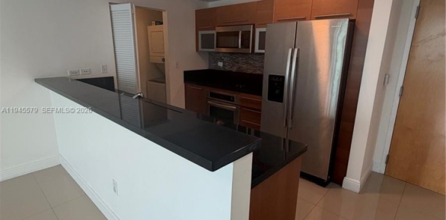 Кондоминиум с 2 спальнями в Майами, Флорида № 2001872