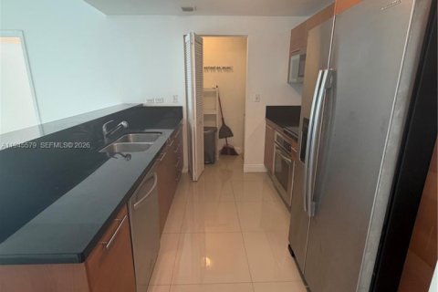 Снять в аренду кондоминиум в Майами, Флорида 2 спальни, 86.31м2, № 2001872 - фото 2
