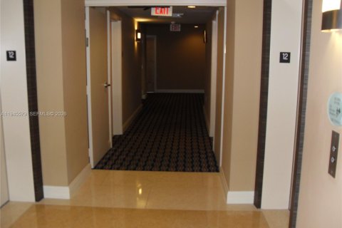 Снять в аренду кондоминиум в Майами, Флорида 2 спальни, 86.31м2, № 2001872 - фото 29