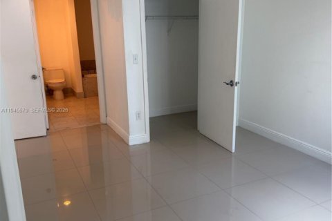 Снять в аренду кондоминиум в Майами, Флорида 2 спальни, 86.31м2, № 2001872 - фото 13