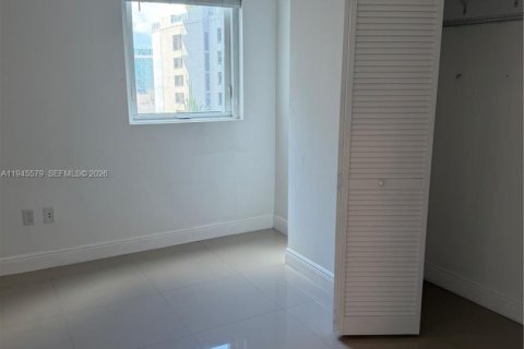 Снять в аренду кондоминиум в Майами, Флорида 2 спальни, 86.31м2, № 2001872 - фото 7