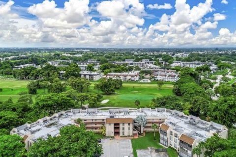 Condo in Tamarac, Florida, 1 bedroom  № 2399665 - photo 25
