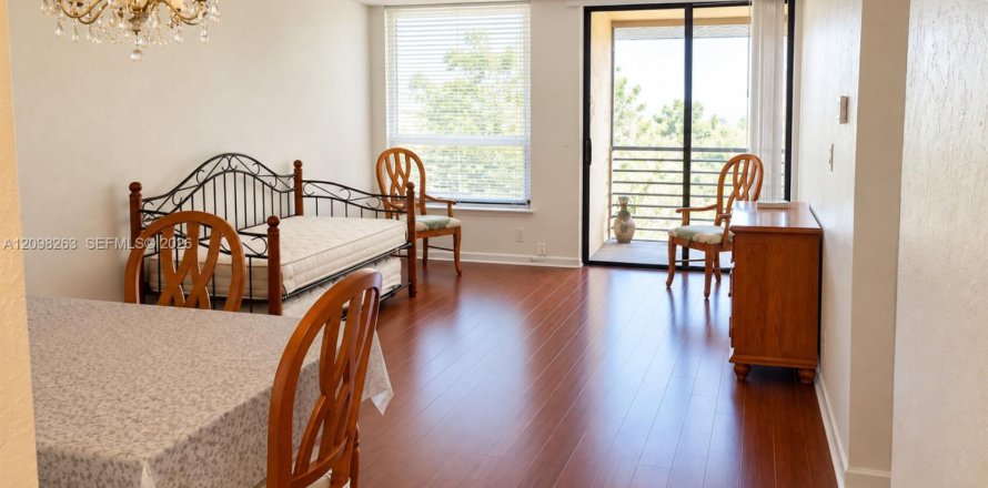 Condo in Tamarac, Florida, 1 bedroom  № 2399665